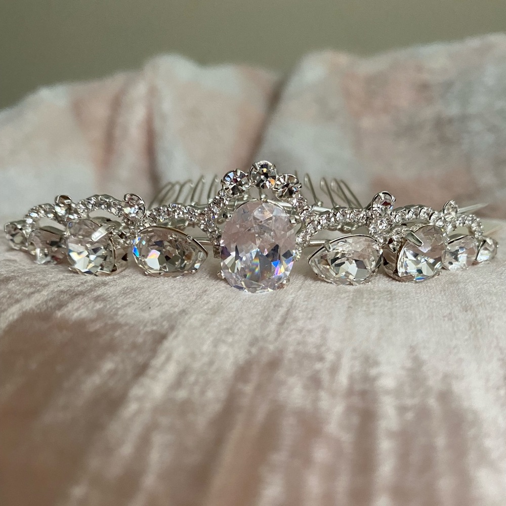 AVA Couture Tiara Hair Piece (NEW) - Picture 6 of 6